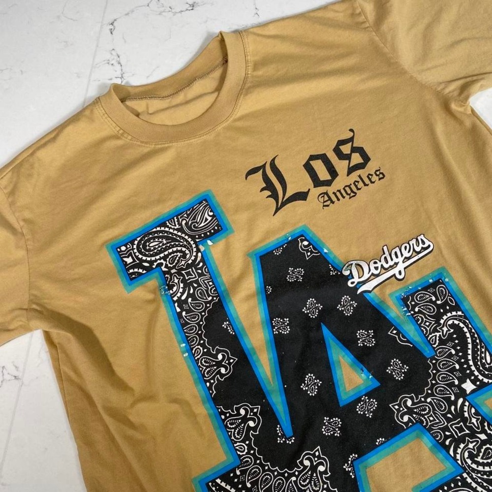 Los Angeles‎ Dodgers  Paisley Logo T-Shirt – large